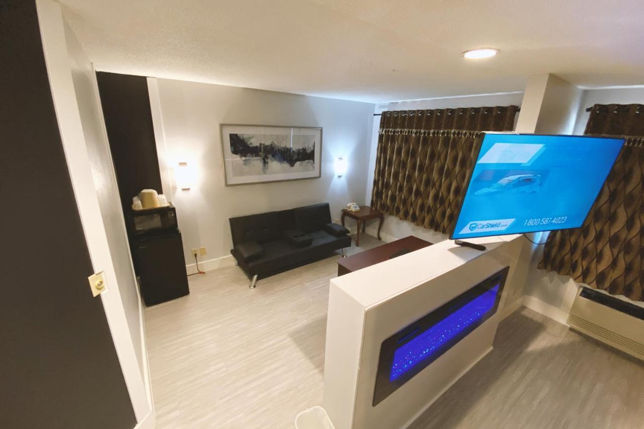Coratel Inn & Suites By Jasper Hastings Dış mekan fotoğraf