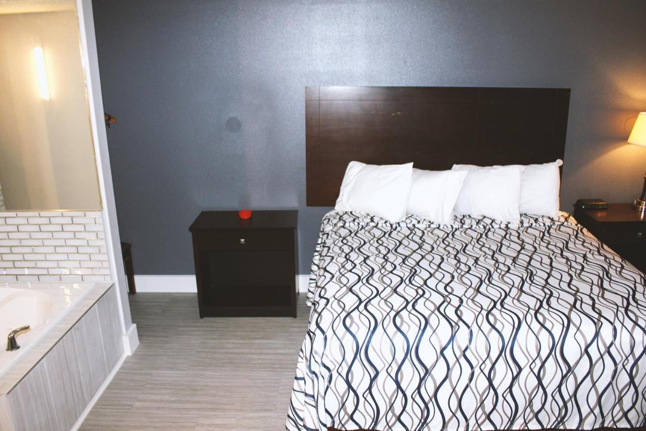 Coratel Inn & Suites By Jasper Hastings Dış mekan fotoğraf