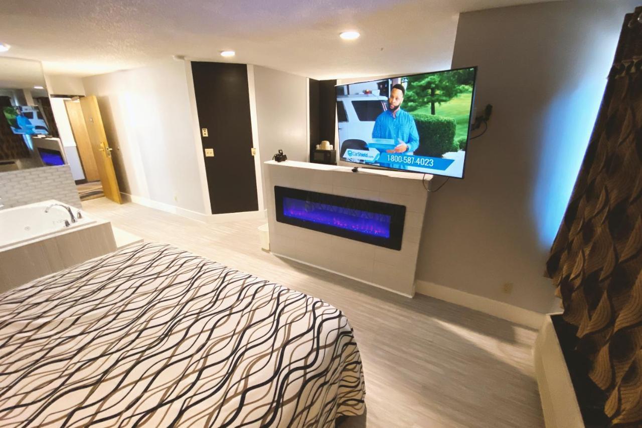 Coratel Inn & Suites By Jasper Hastings Dış mekan fotoğraf