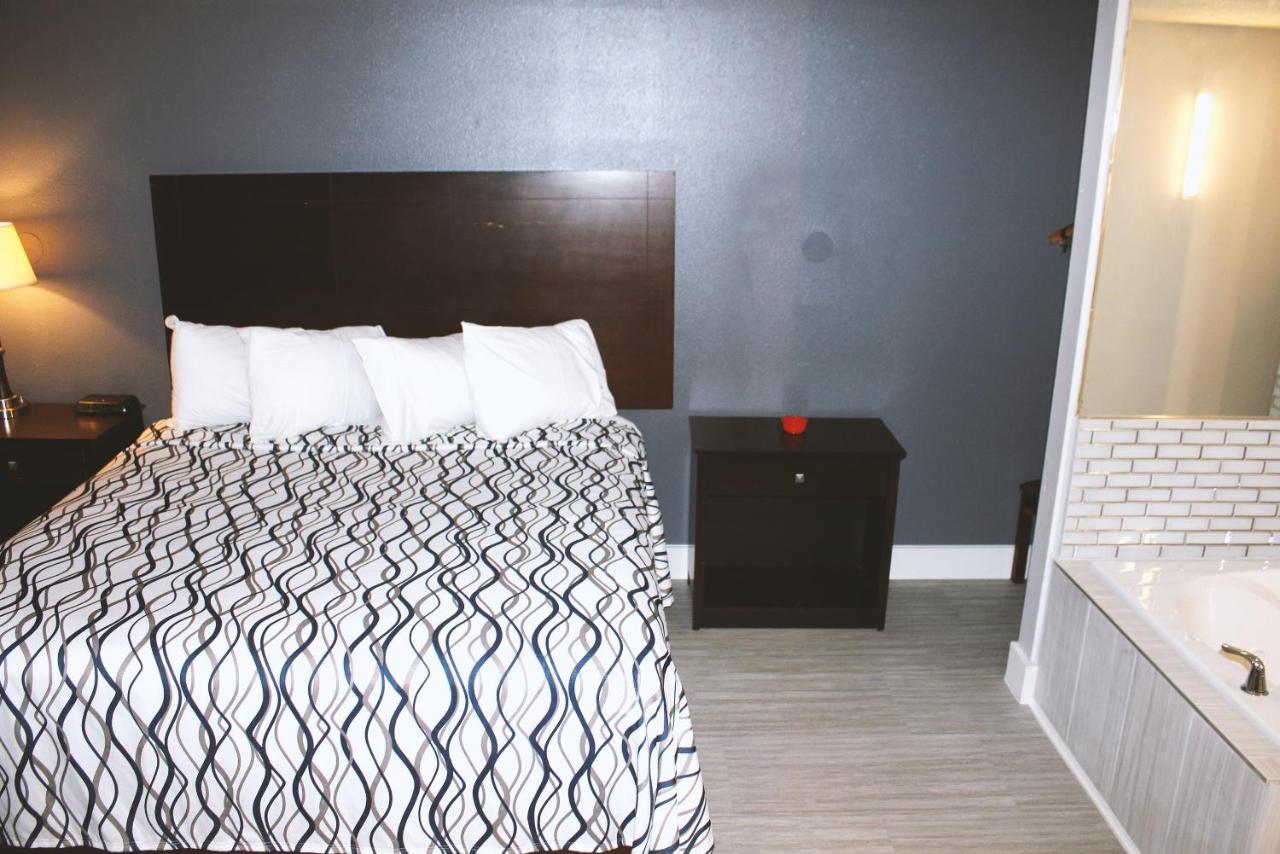 Coratel Inn & Suites By Jasper Hastings Dış mekan fotoğraf