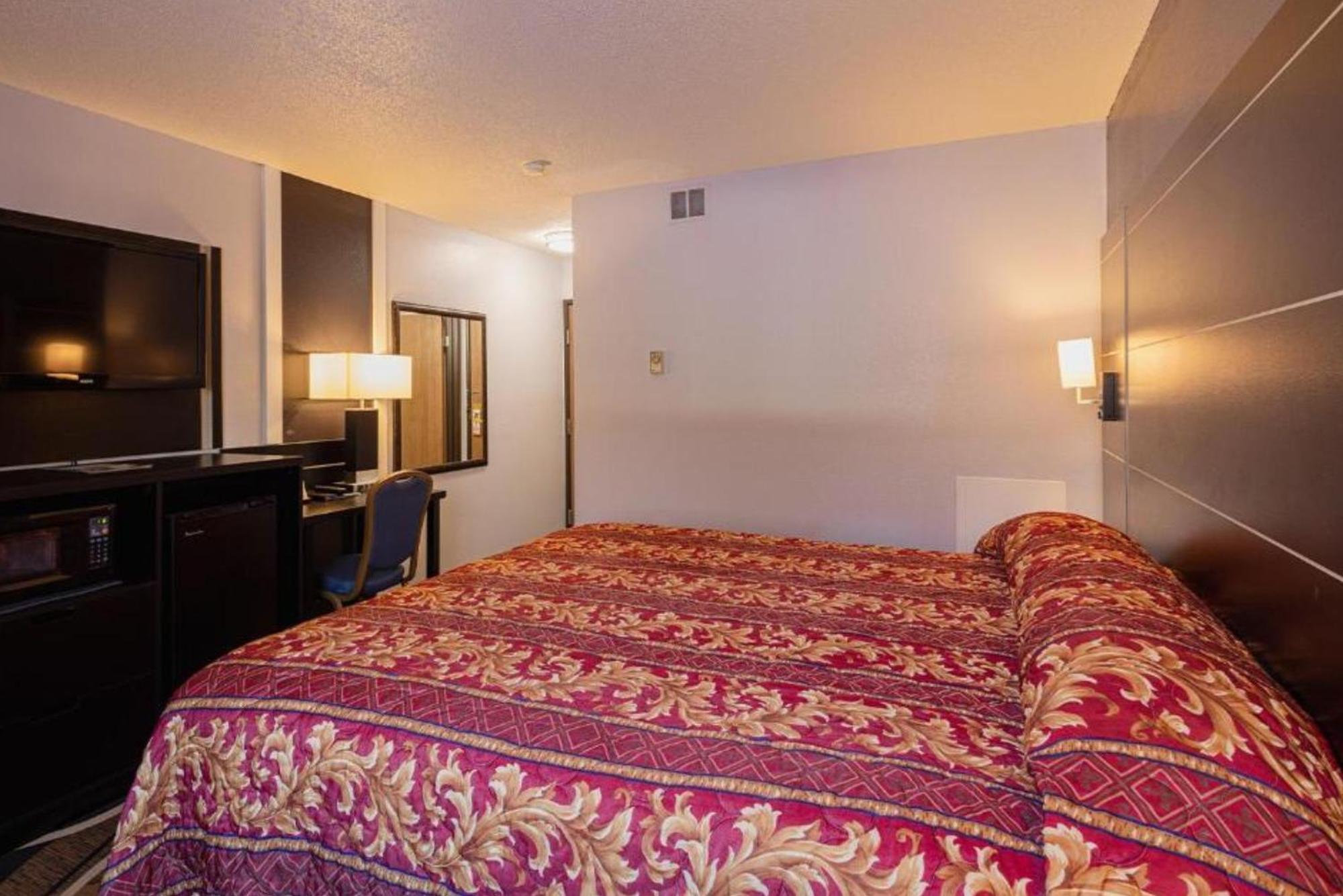 Coratel Inn & Suites By Jasper Hastings Dış mekan fotoğraf