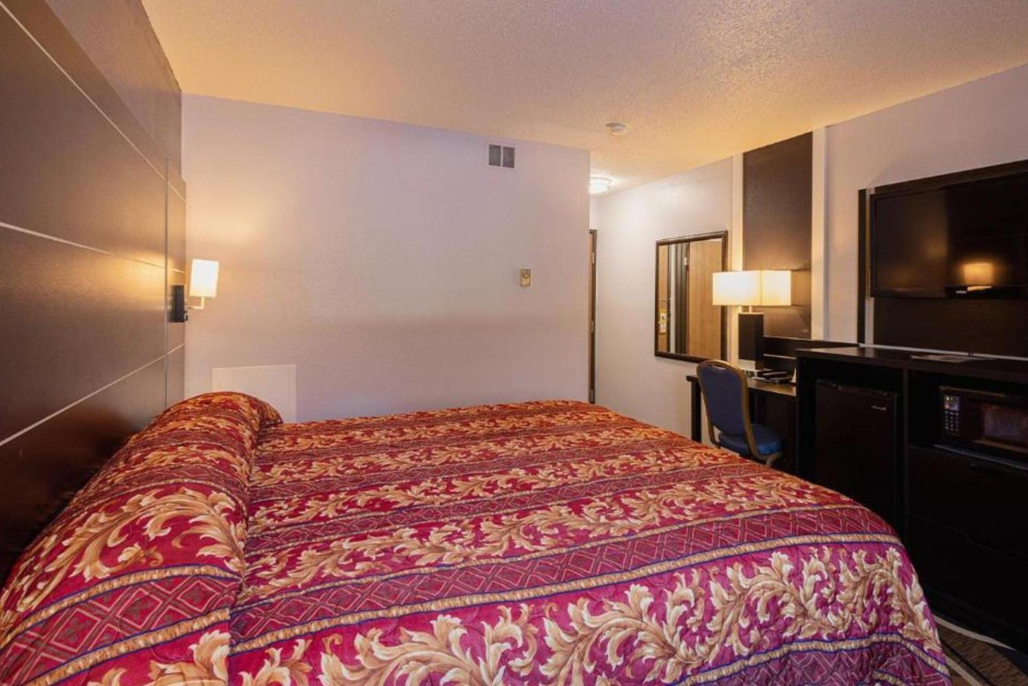 Coratel Inn & Suites By Jasper Hastings Dış mekan fotoğraf