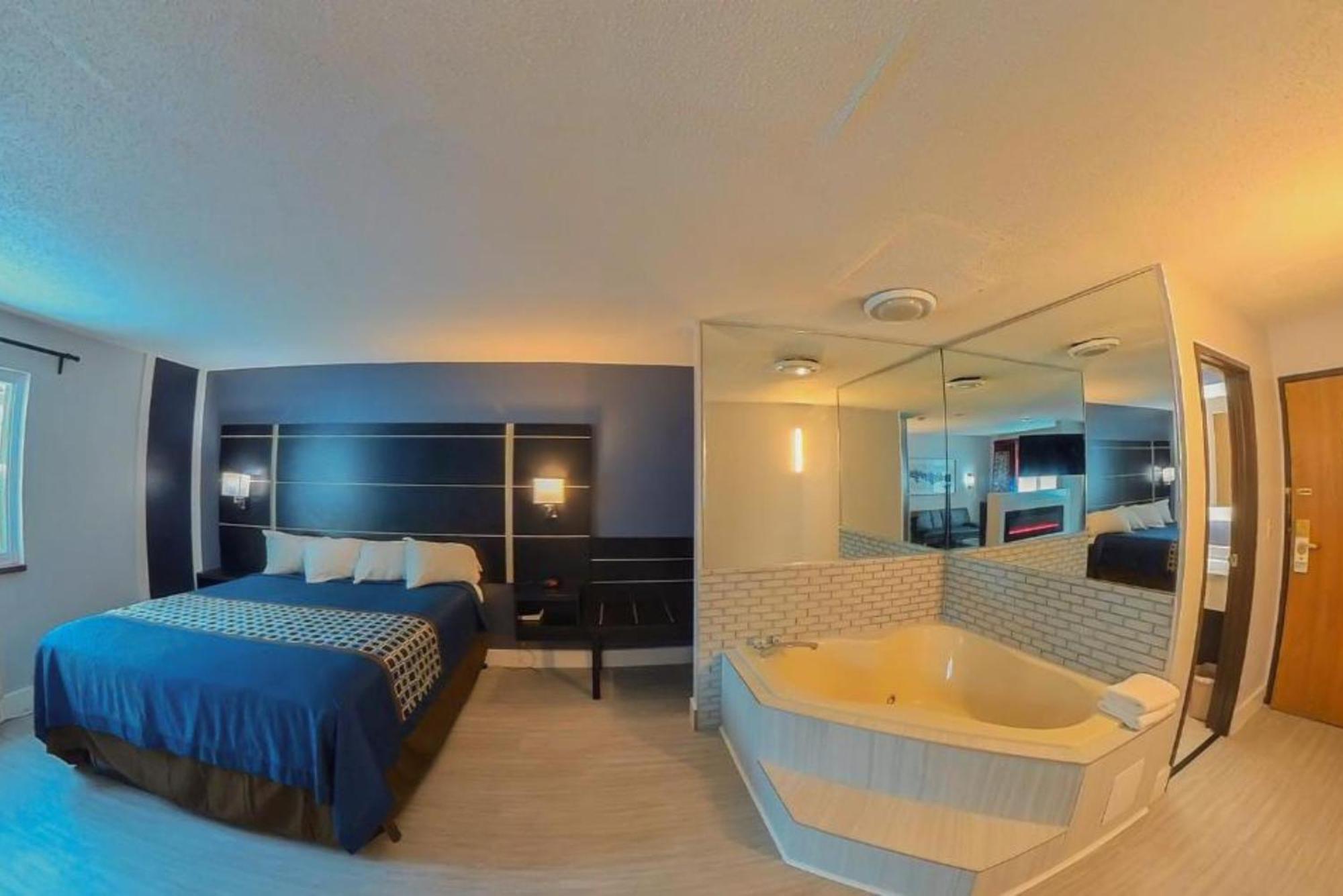 Coratel Inn & Suites By Jasper Hastings Dış mekan fotoğraf