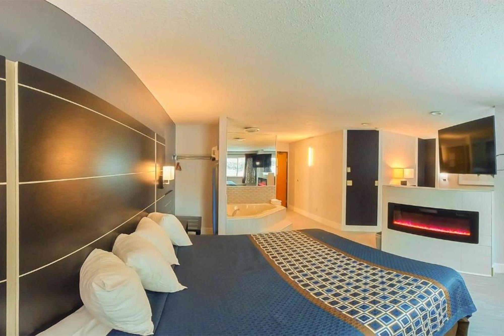 Coratel Inn & Suites By Jasper Hastings Dış mekan fotoğraf