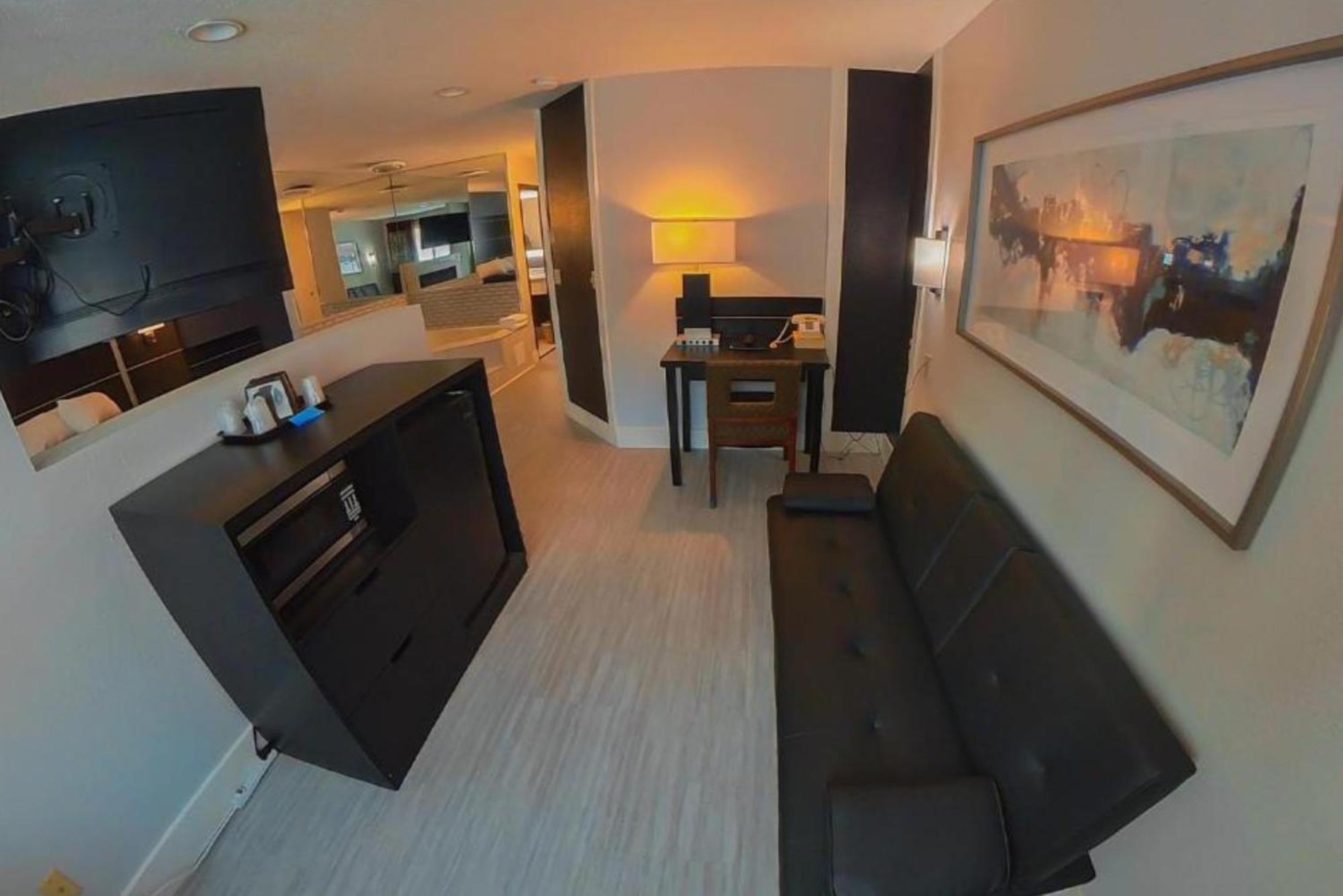 Coratel Inn & Suites By Jasper Hastings Dış mekan fotoğraf