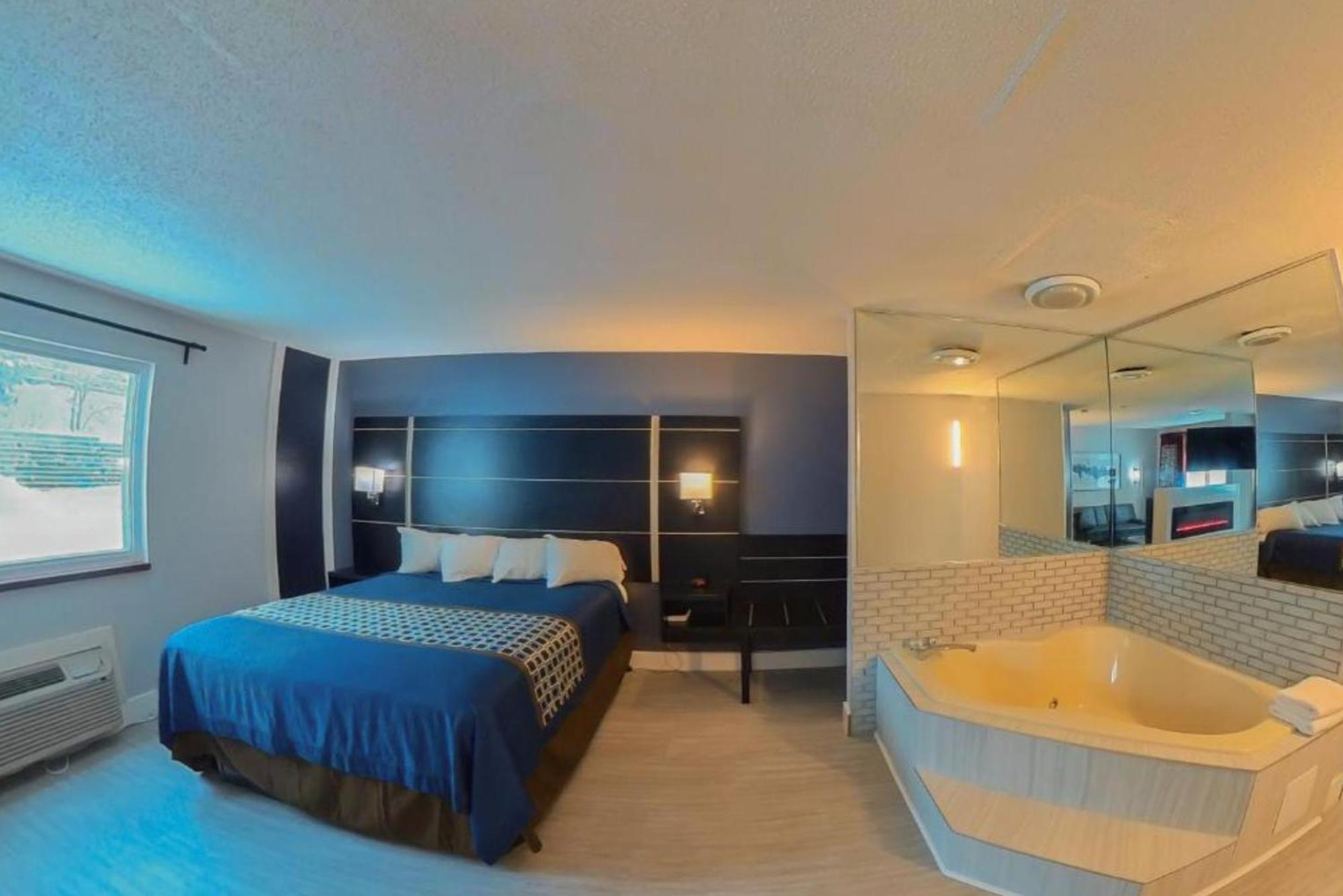 Coratel Inn & Suites By Jasper Hastings Dış mekan fotoğraf