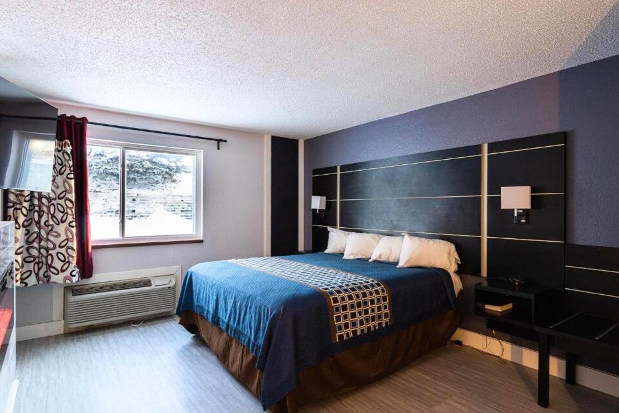 Coratel Inn & Suites By Jasper Hastings Dış mekan fotoğraf